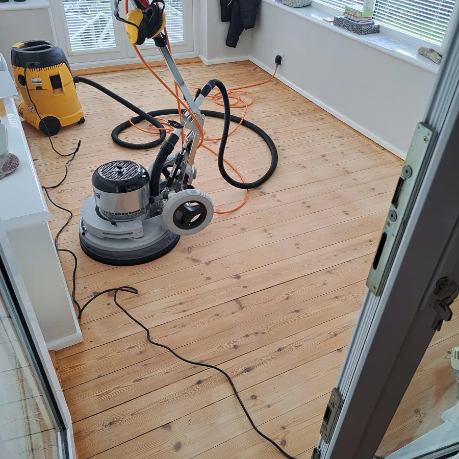 Buffering Equipment for wood flooring